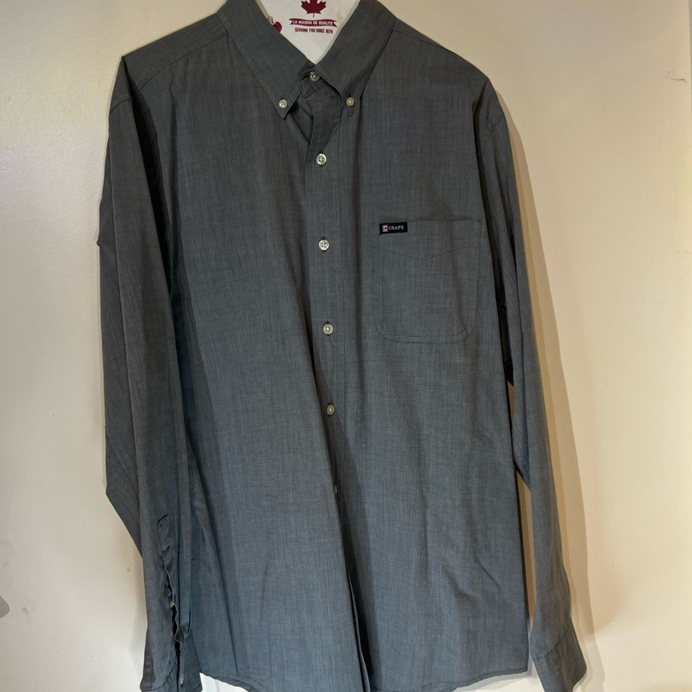 Chaps Men’s Button Down Collared Dress Shirt Grey